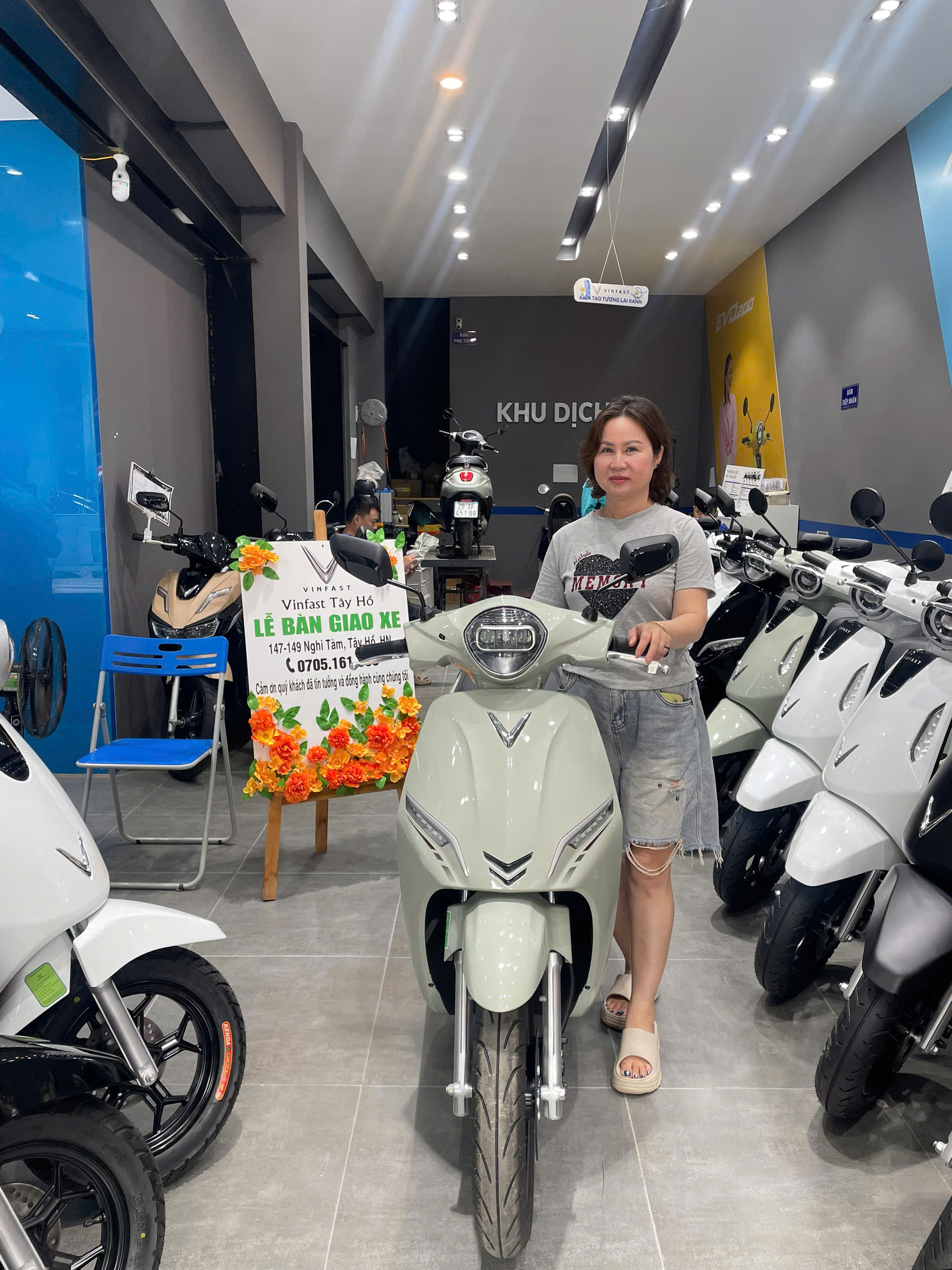 VINFAST TÂY HỒ