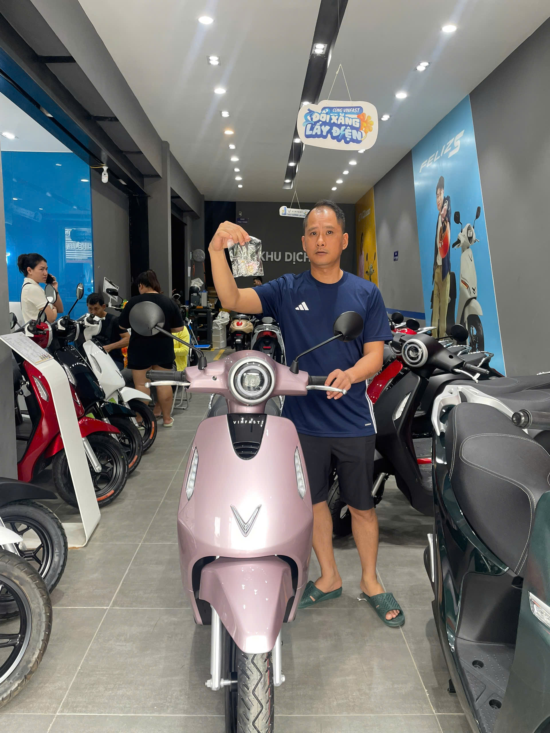 VINFAST TÂY HỒ