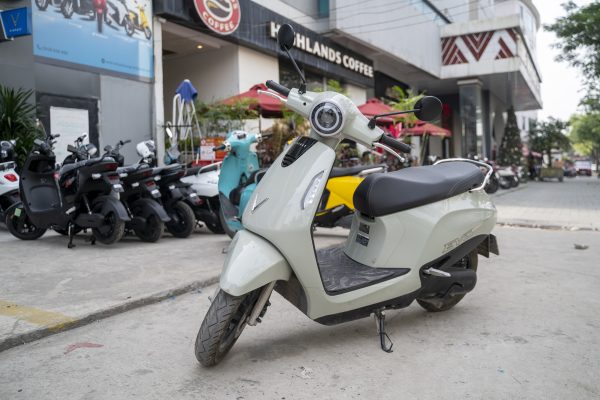 xe máy điện vinfast evo grand xanh oliu